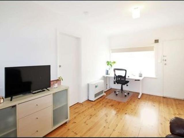 Neat & Tidy 1 Bedroom Unit in Prime Hamlyn Heights Location