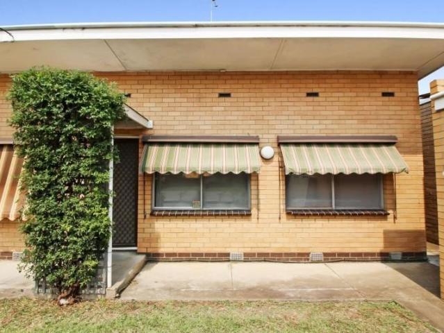Neat & Tidy 1 Bedroom Unit in Prime Hamlyn Heights Location