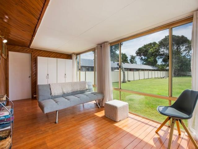 Neat & Tidy 2 Bedroom Cottage in a Convenient Location