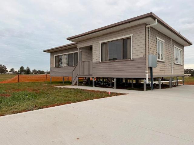 NEAT & TIDY 2 BEDROOM HOME