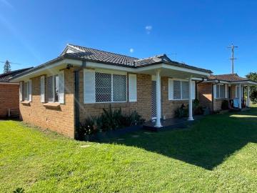 Neat & Tidy 2 Bedroom Unit in Convenient West Kempsey Location Water Included in Rent Price