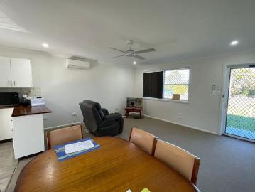 Neat & Tidy 2 Bedroom Unit in Convenient West Kempsey Location Water Included in Rent Price