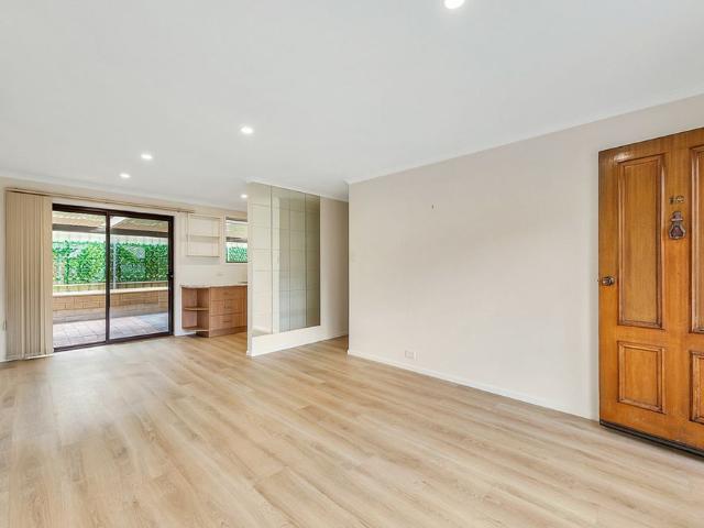 Neat & Tidy 2 Bedroom Unit in Prime Location