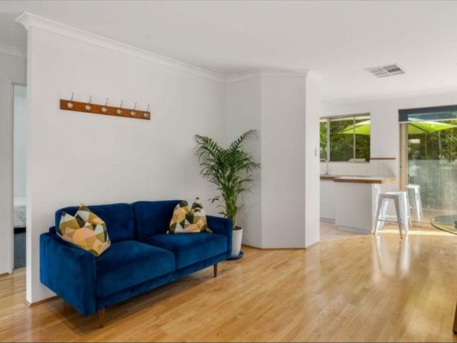 NEAT & TIDY COMFORTABLE 2 BEDROOM UNIT