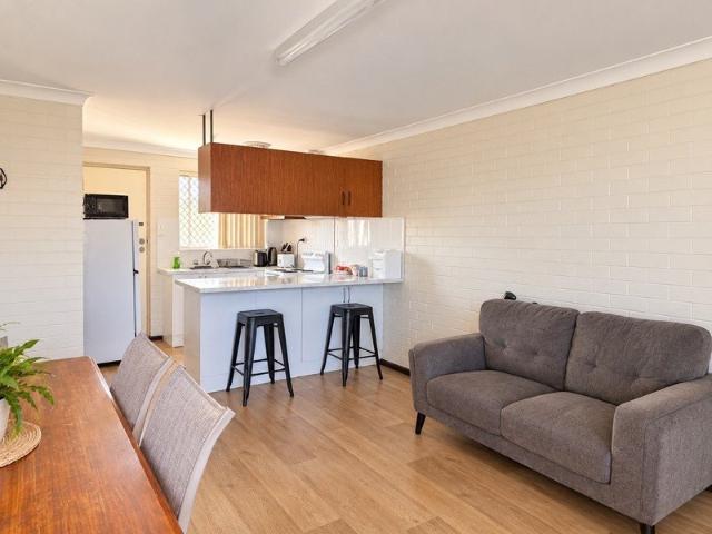 Neat, Tidy & Convenient Walk to Town and the Beach! Central Geraldton