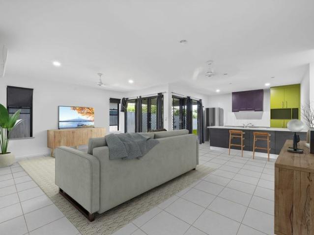 Neat, tidy, convenient family home in Rural View