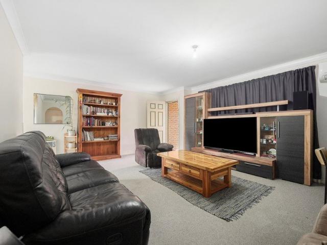 Neat, Tidy & Conveniently Located