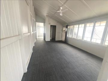 Neat, Tidy and Centrally Located Unit
