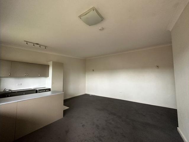 Neat, Tidy and Close to Town!