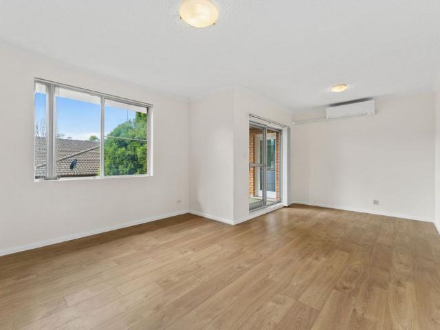 Neat & Tidy Apartment No Common Walls