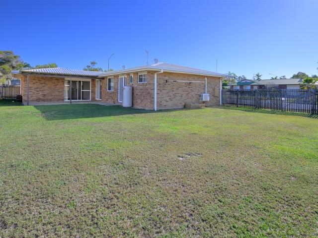 Neat & Tidy Brick Home In Excellent Location!