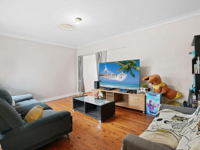 NEAT & TIDY BRICK HOME IN HEART OF ST MARYS!