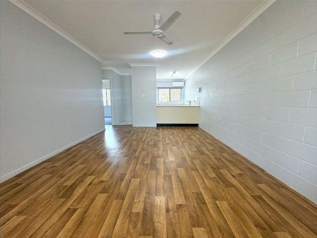 NEAT & TIDY DUPLEX IN QUIET BURDELL COURT!