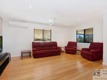 NEAT & TIDY FAMILY HOME
