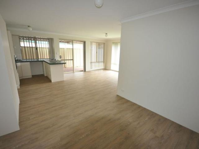 Neat & tidy family home. Only 400m to the beach!