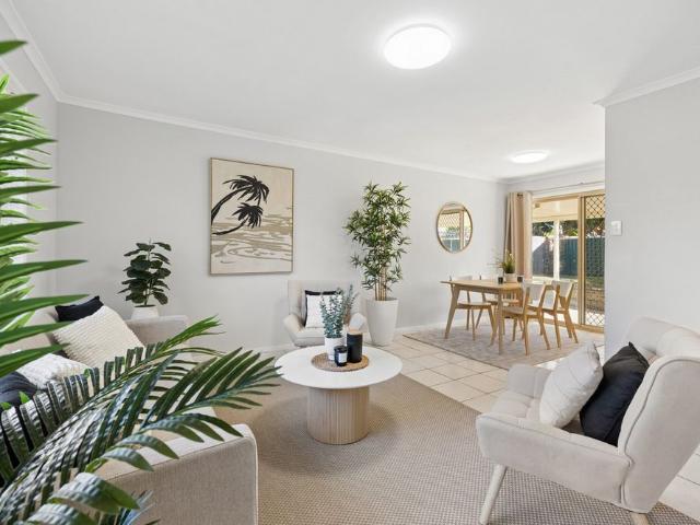 NEAT & TIDY HOME BACKING ON TO PARKLAND