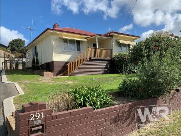 NEAT & TIDY HOME CLOSE TO TOWN