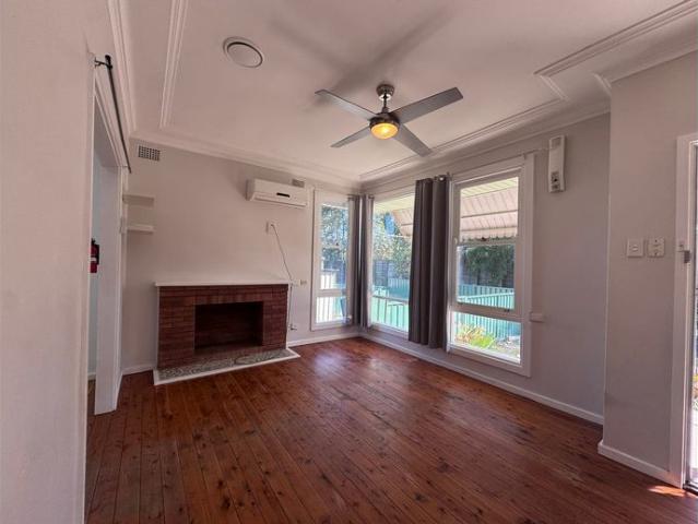 Neat & Tidy Home Close to Schools and Shops