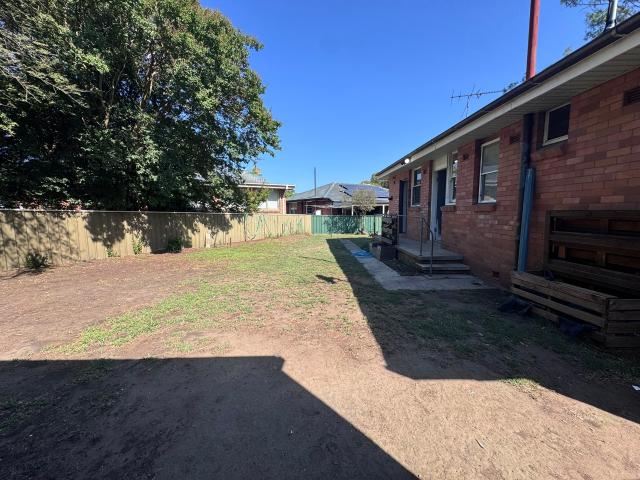 Neat & Tidy Home Close to Schools and Shops