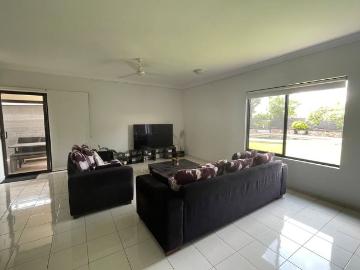 NEAT & TIDY HOME IN BELLAMACK WITH SOLAR AND POOL!
