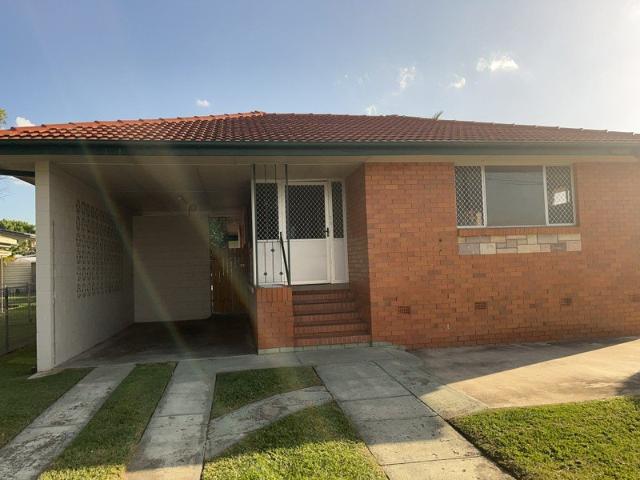 NEAT & TIDY HOME IN CONVENIENT KIPPA RING LOCATION