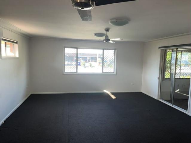 NEAT & TIDY HOME IN CONVENIENT KIPPA RING LOCATION