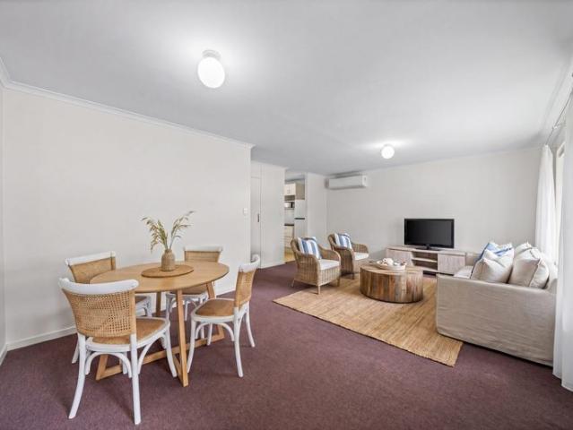 NEAT & TIDY HOME IN PRIME COOLANGATTA LOCATION