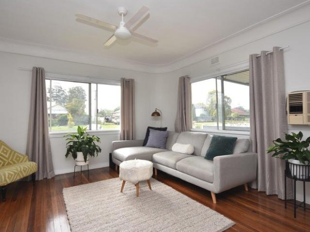 Neat & Tidy Home, Ready to Enjoy!