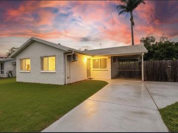 Neat & Tidy Home Ready to Move In!