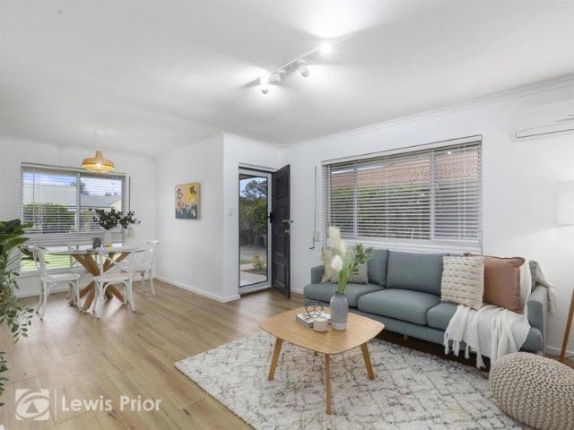 Neat & Tidy Homette In A Sought After Location