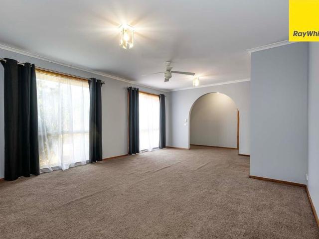 Neat & Tidy in A Great Location