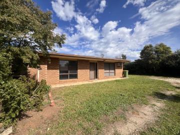 Neat, Tidy & Ideally Located Walk to the CBD