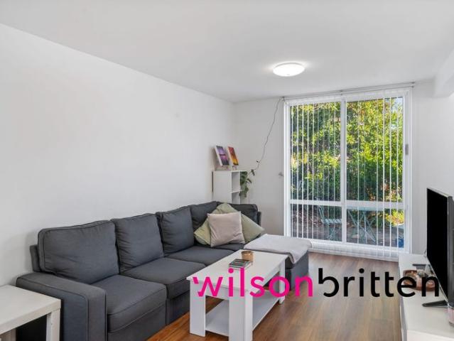 NEAT & TIDY ONE BEDROOM HOME – WALK TO SHOPS & THE LAKE