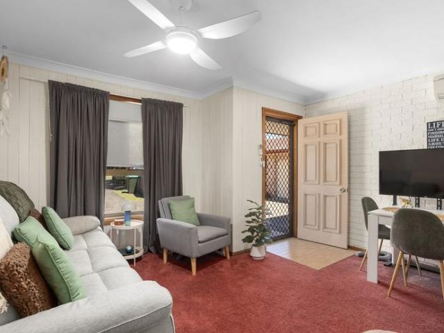 NEAT & TIDY ONE BEDROOM UNIT