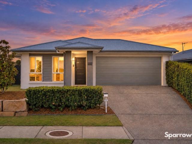 NEAT, TIDY & MOVE IN READY WONDERFUL FIRST HOME WITHIN WALKING DISTANCE TO HAVEN PARK