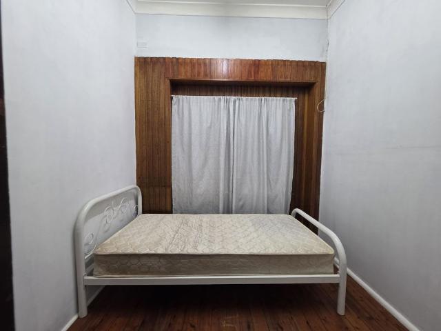 Neat & Tidy Room in a Prime Location