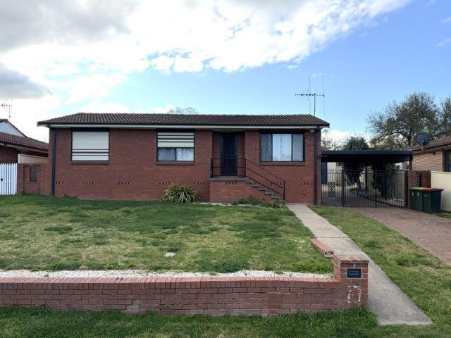 NEAT, TIDY & READY TO MOVE IN!