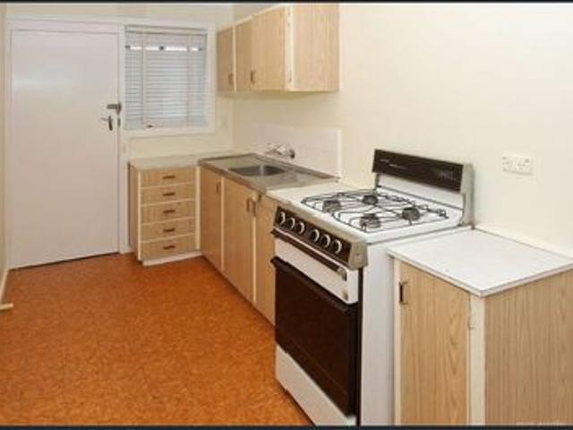 NEAT, TIDY & WELL LOCATED!