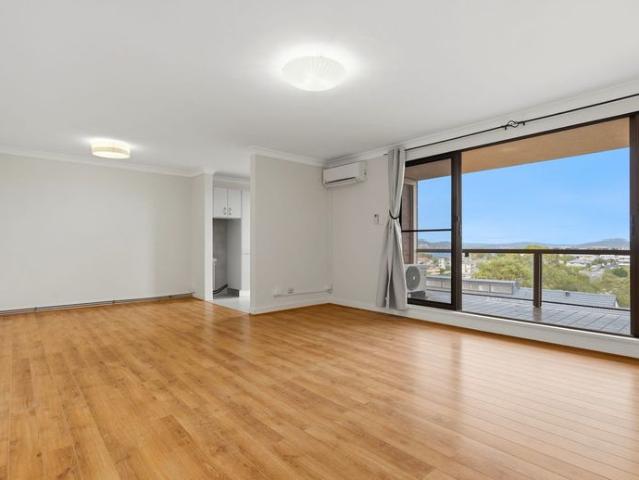 NEAT & TIDY WITH VIEWS