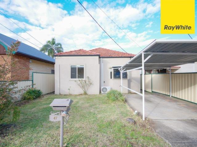 NEAT & TIDY THREE BEDROOM FAMILY HOME