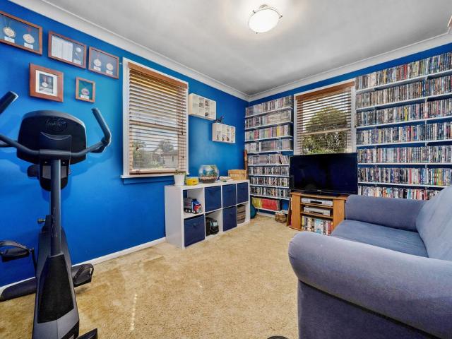 Neat & Tidy Three Bedroom Home With Retreat