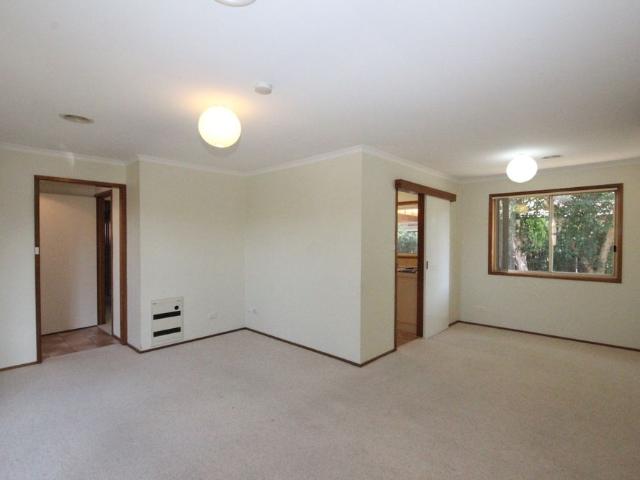 Neat & Tidy Tuggeranong Townhouse