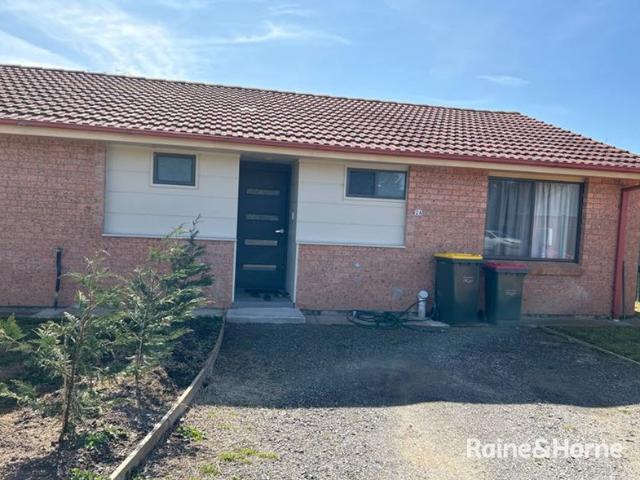 Neat & Tidy Two Bedroom Apartment