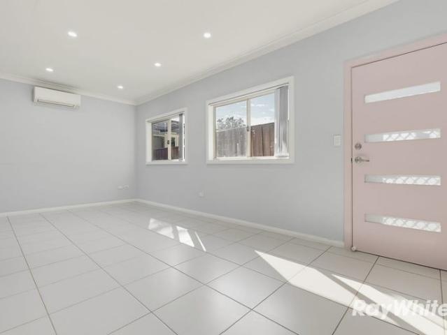 NEAT & TIDY TWO BEDROOM GRANNY FLAT!