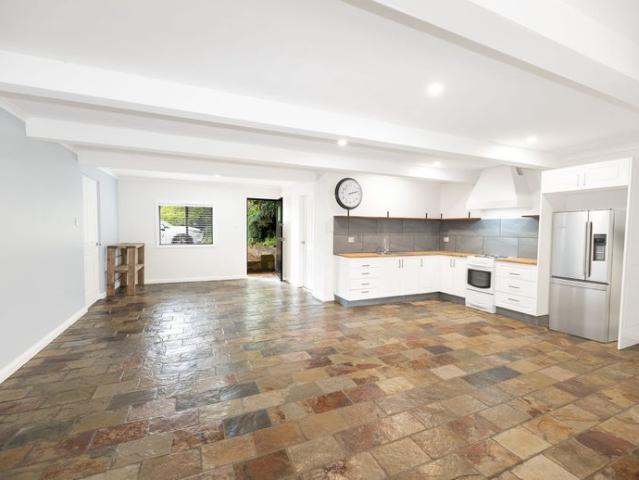 Neat & Tidy Two Bedroom Flat in a Convenient Location