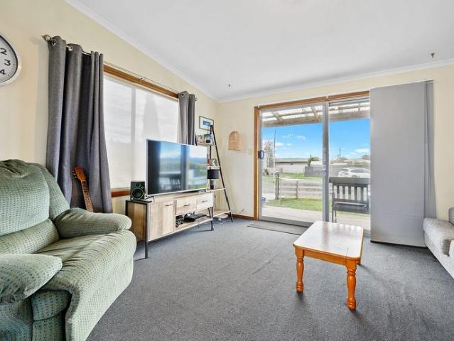 NEAT & TIDY TWO BEDROOM HOME