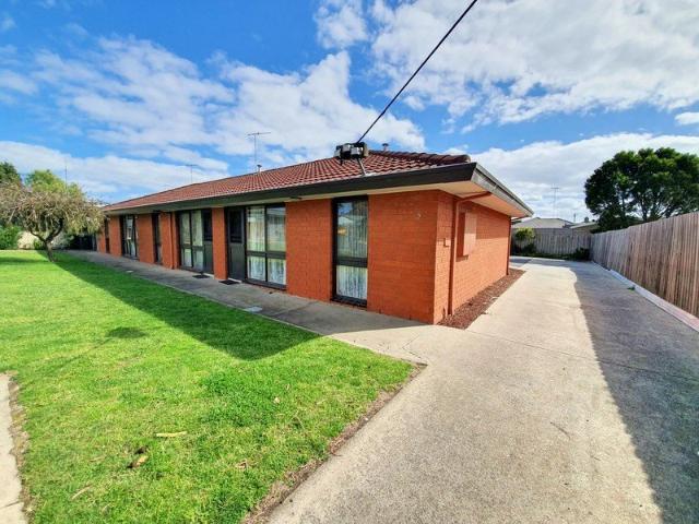 Neat & Tidy Two Bedroom Home in Quiet Breakwater Court