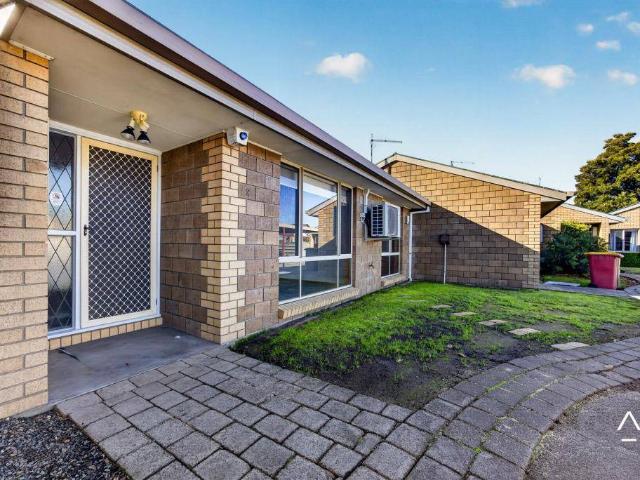 Neat & Tidy Two Bedroom Unit