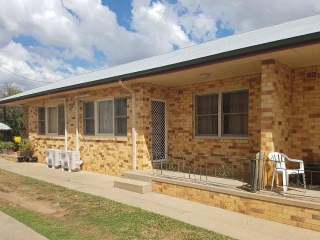 Neat & Tidy Two Bedroom Unit in a Convenient Location