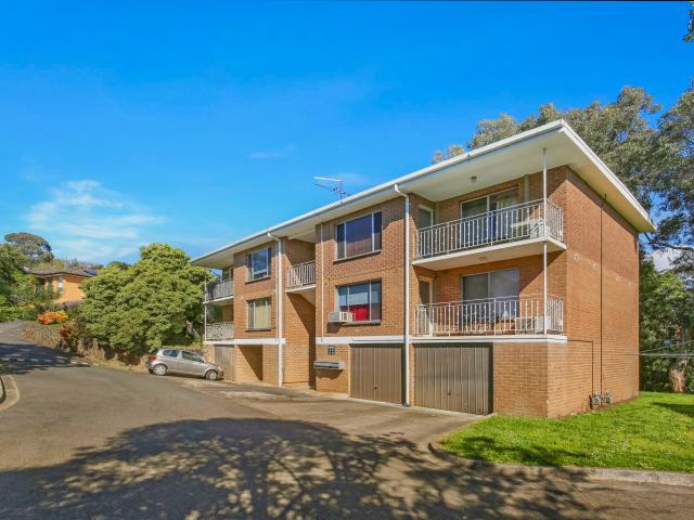 Neat & Tidy Two Bedroom Unit in a Convenient Location